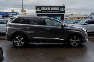 PEUGEOT 5008 2021