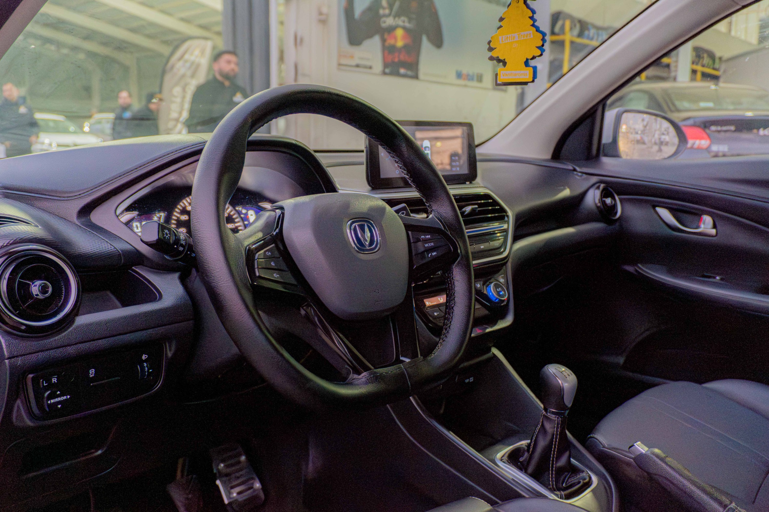 Changan Alsvin — foto 6 de 9
