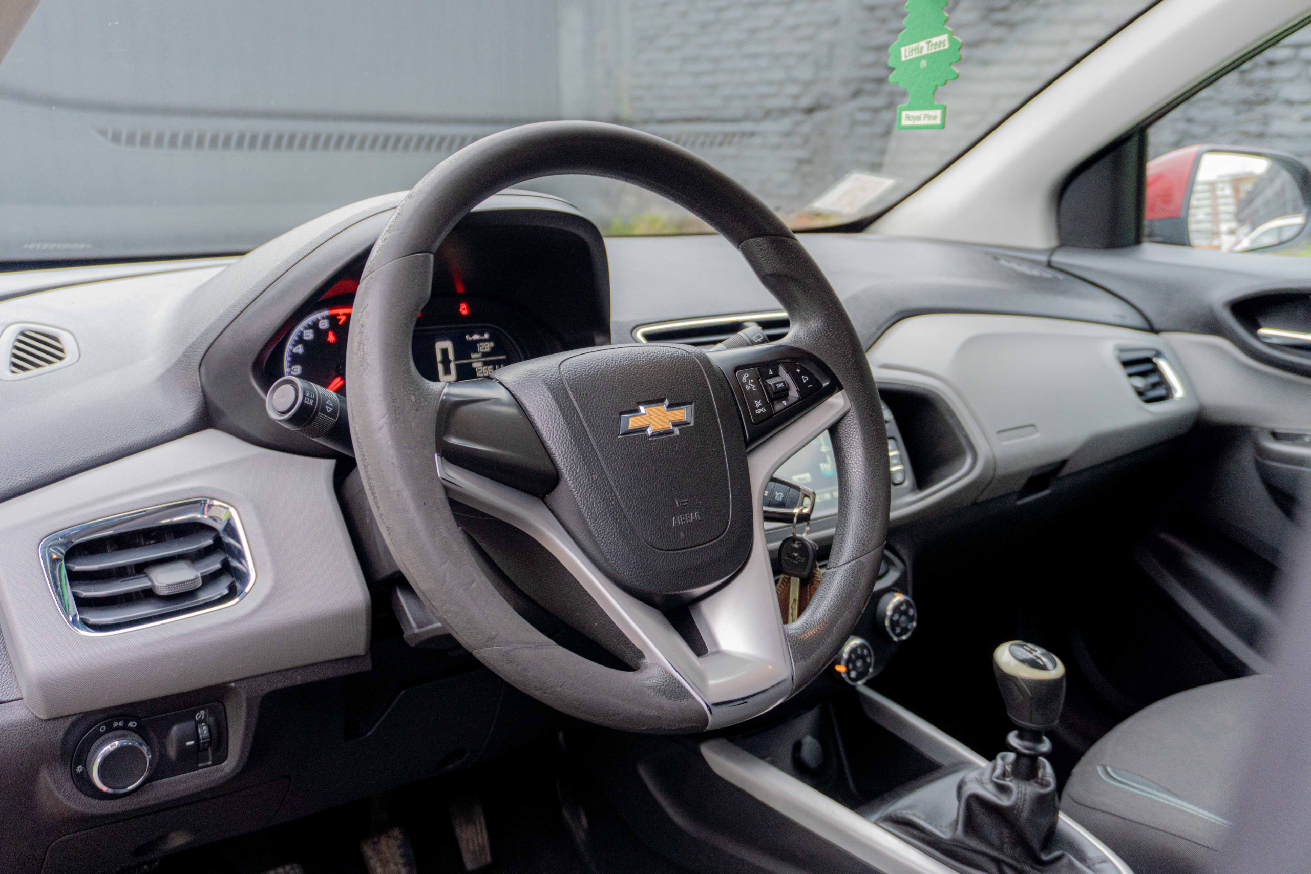 Chevrolet Onix — foto 6 de 9