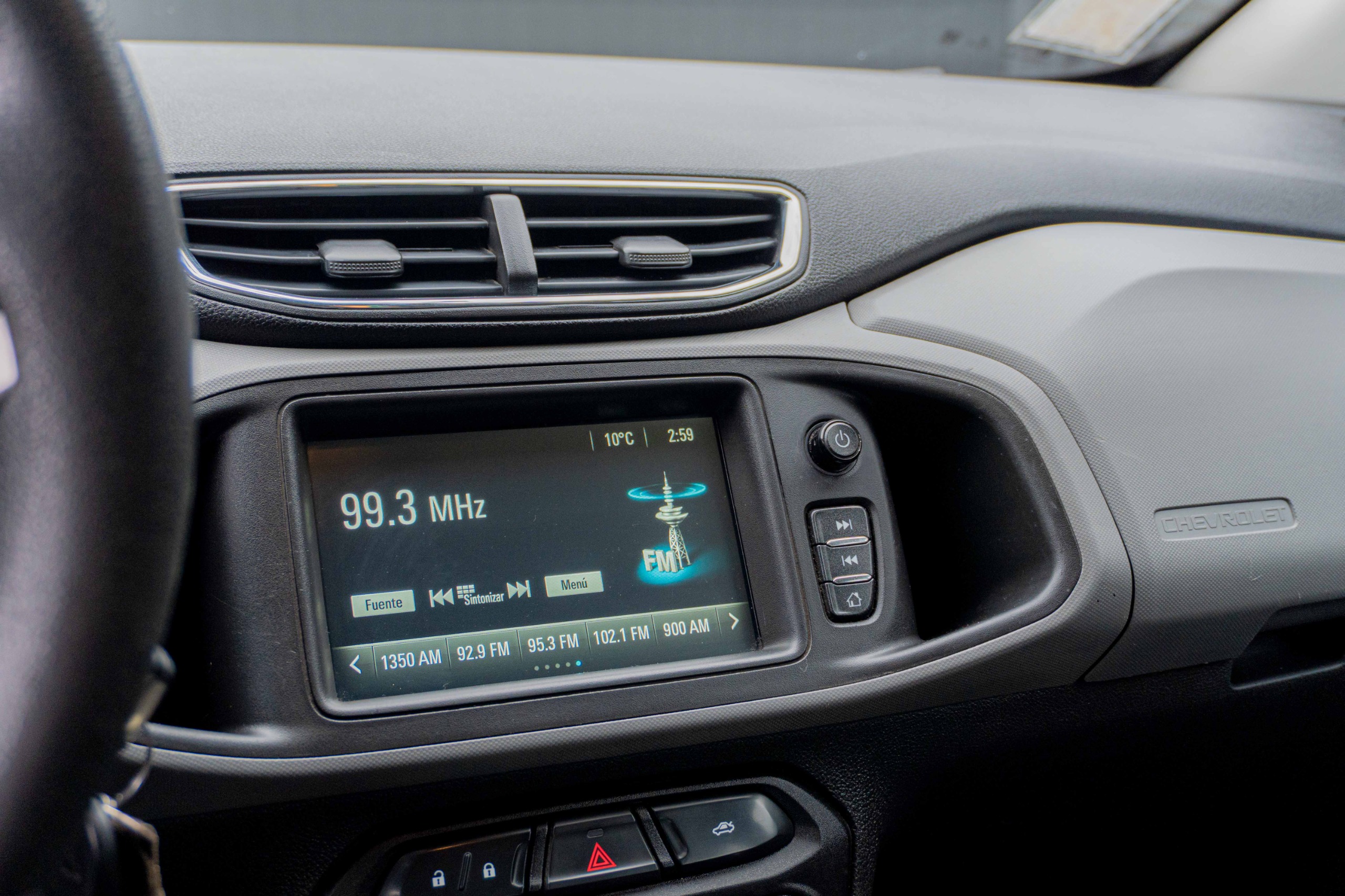 Chevrolet Onix — foto 8 de 9