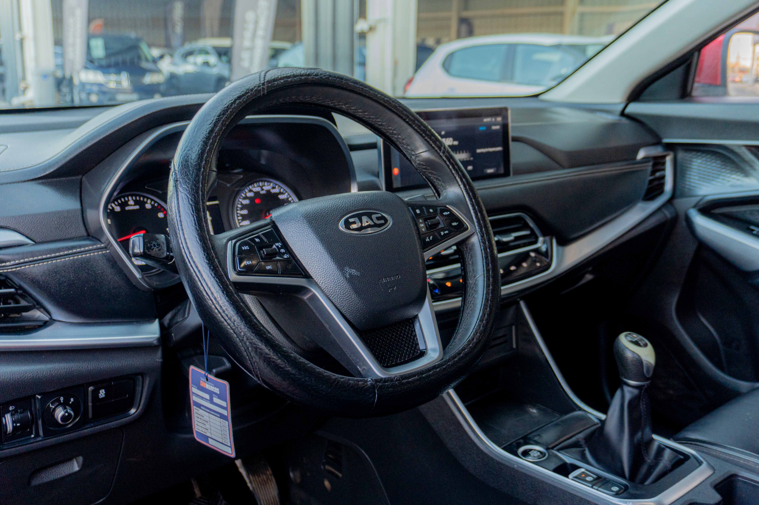 JAC Js8 — foto 6 de 9