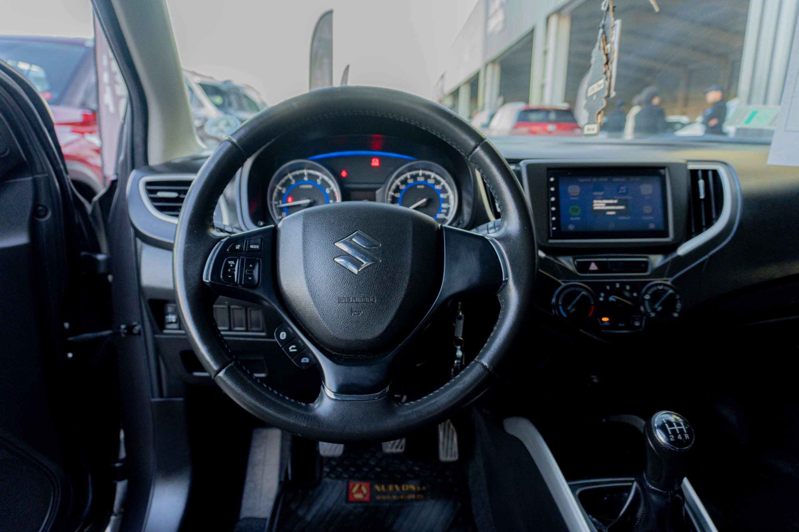 Suzuki Baleno — foto 9 de 9