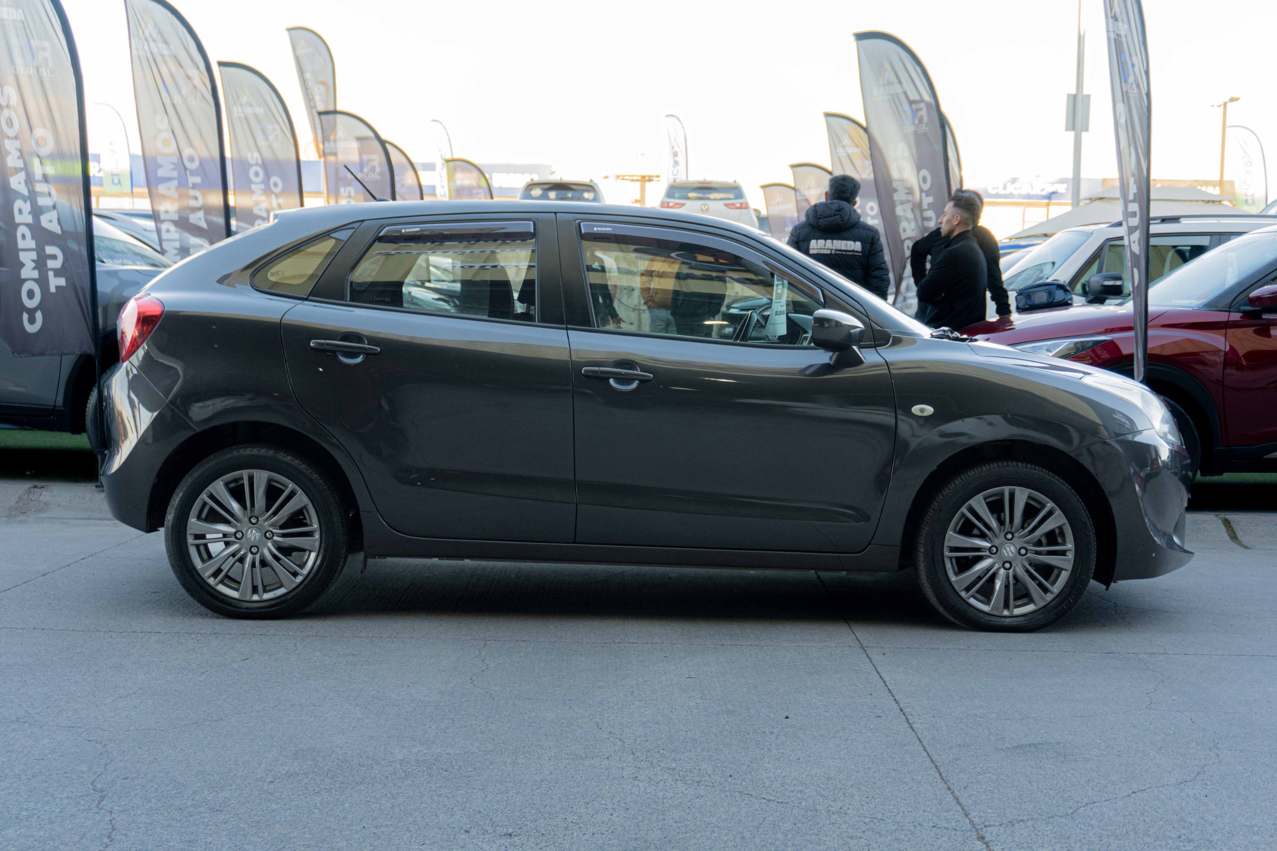 Suzuki Baleno — foto 3 de 9