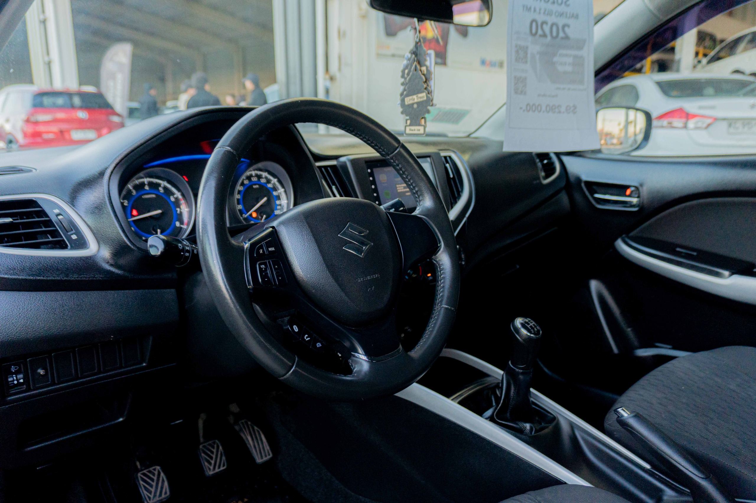 Suzuki Baleno — foto 6 de 9