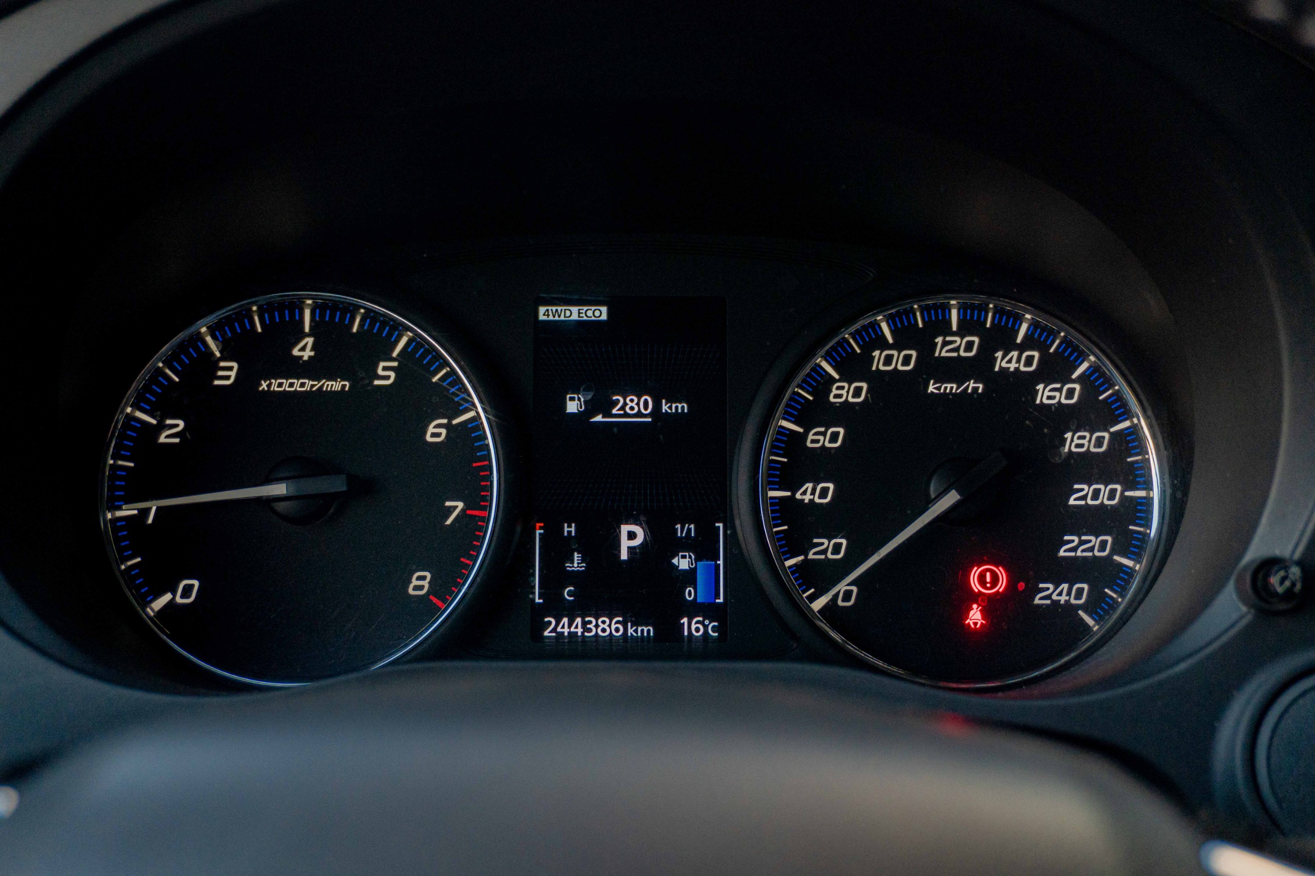 Mitsubishi Outlander — foto 7 de 9