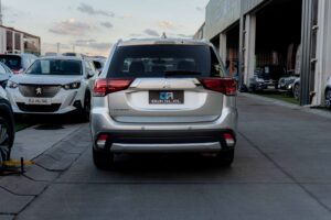 MITSUBISHI OUTLANDER 2018