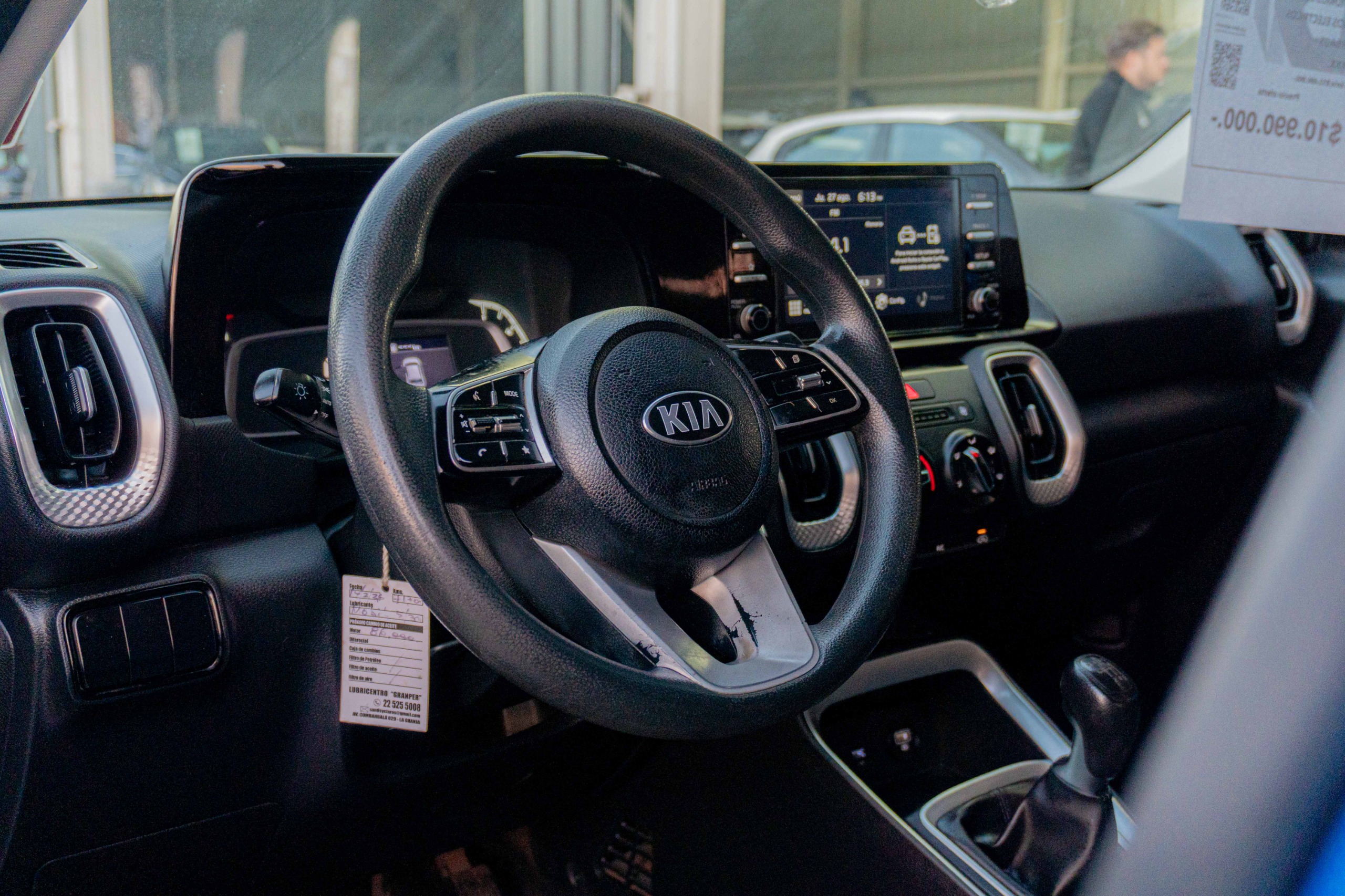 KIA Sonet — foto 6 de 9
