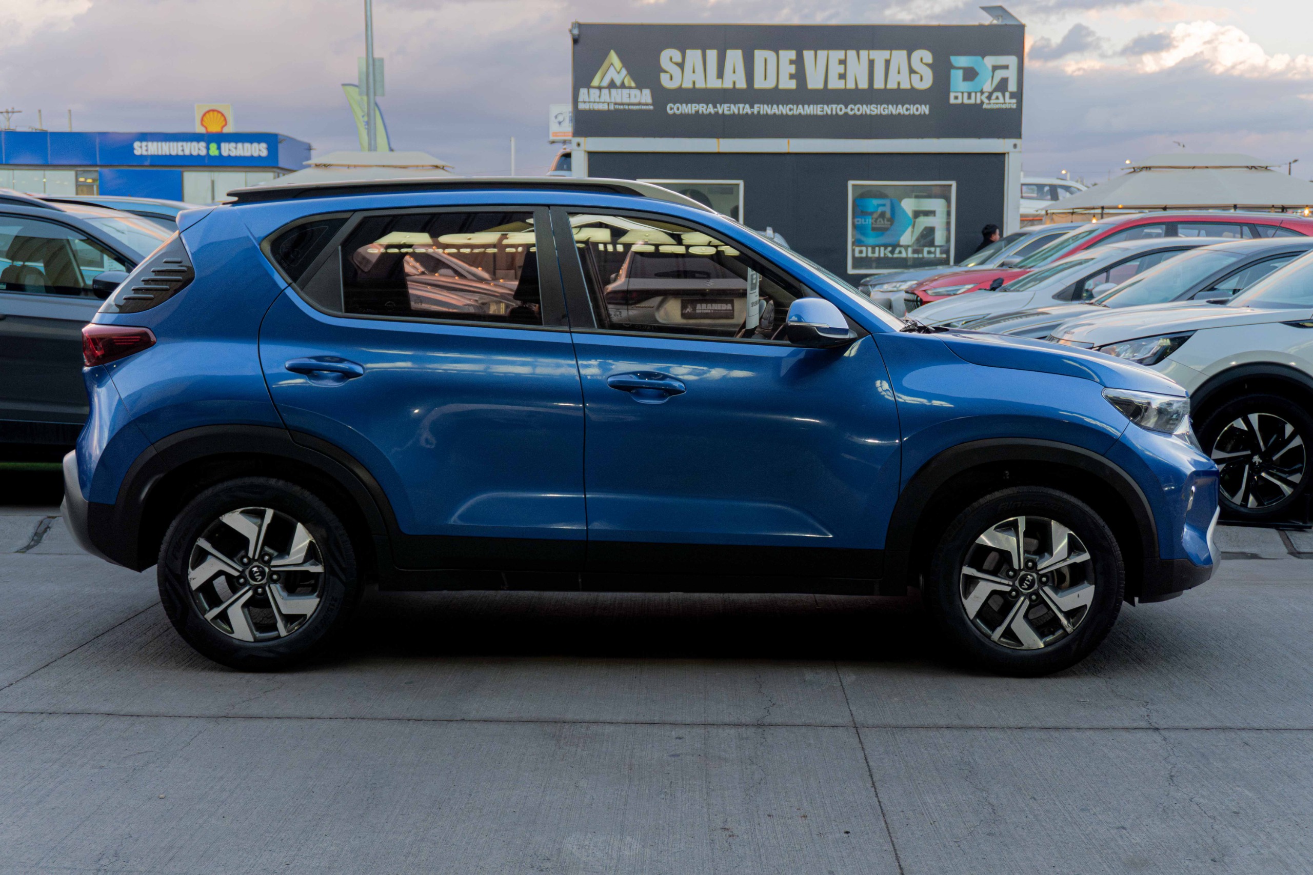 KIA Sonet — foto 3 de 9