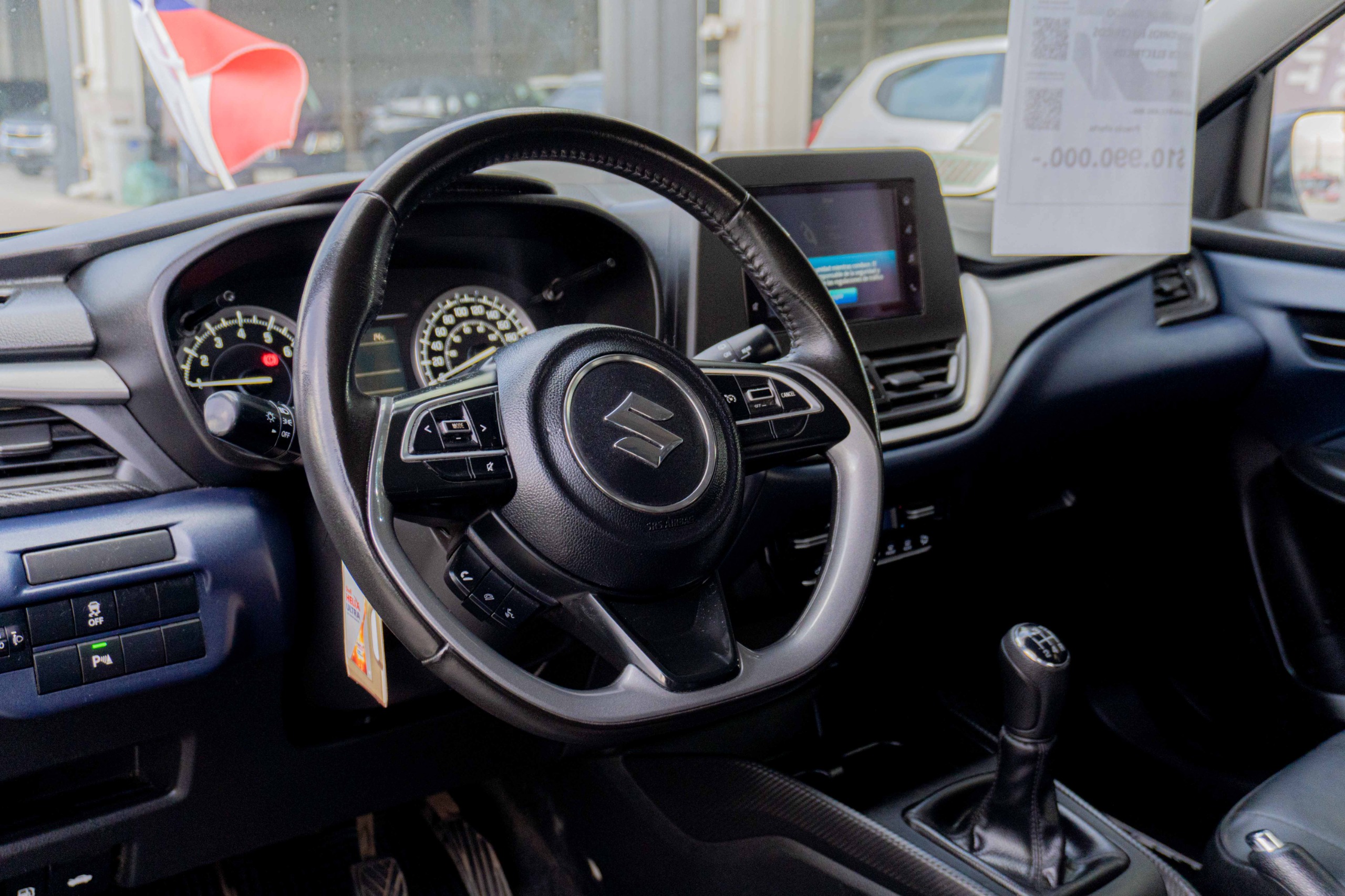Suzuki Baleno — foto 6 de 9