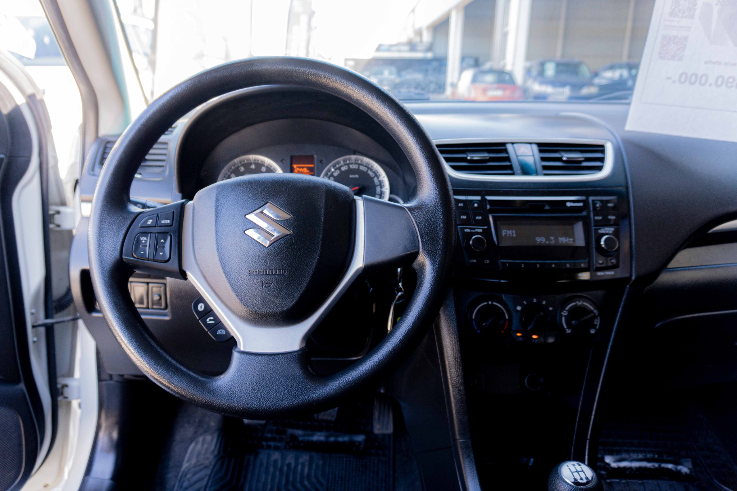 Suzuki Swift — foto 9 de 9