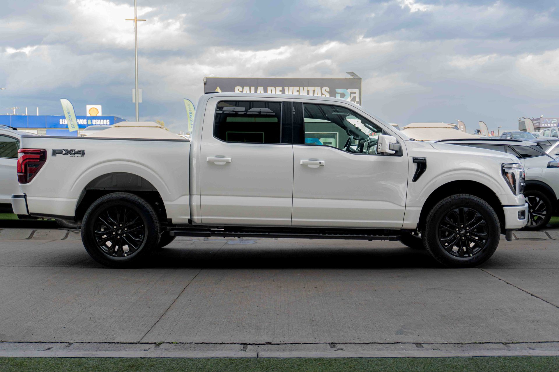 Ford F-150 Lariat Black — foto 3 de 11