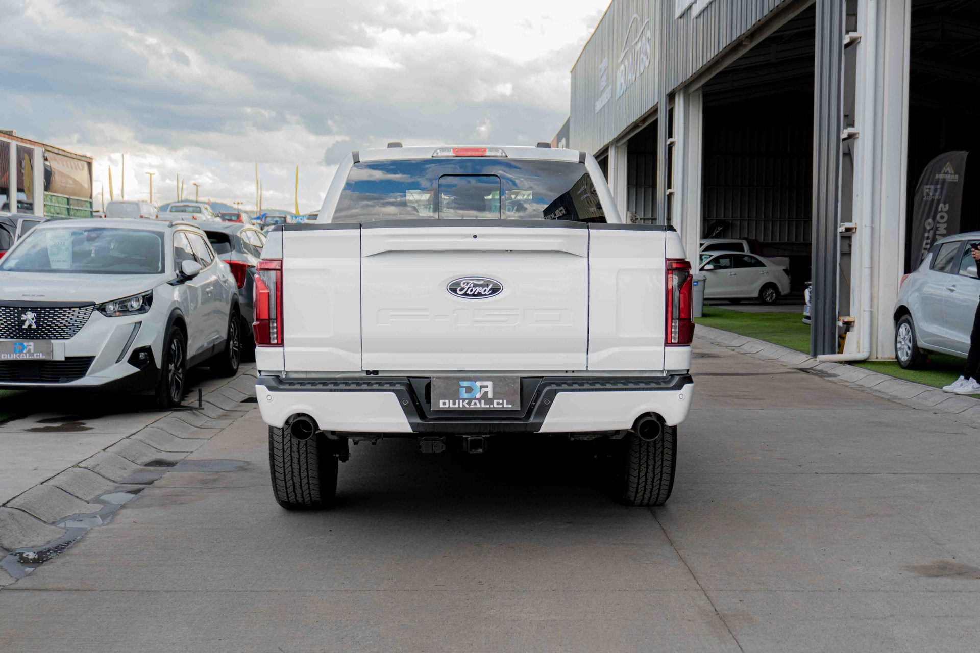 Ford F-150 Lariat Black — foto 5 de 11