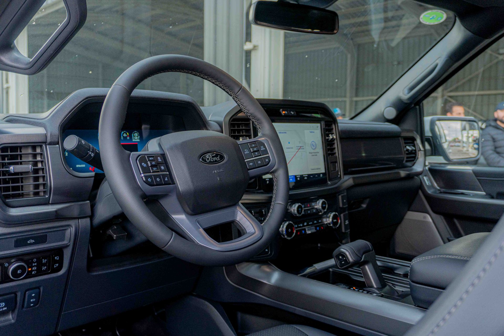 Ford F-150 Lariat Black — foto 6 de 11